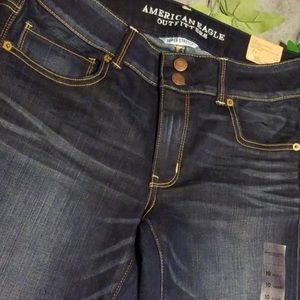 Brand new ae cropped jeans.